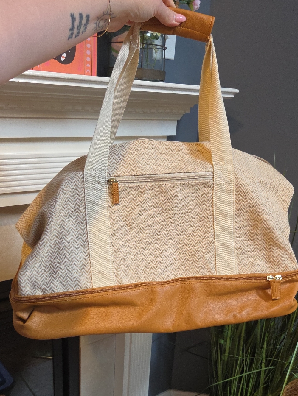 DSW Cream & Tan Canvas Travel Weekender-large- Carryon